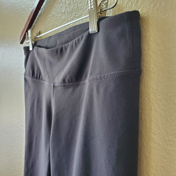 Fabletics | Define High-Waist Utility Skinny Capri Legging Waist Pocket Gray •M - Picture 5 of 8